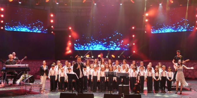 Kayahan, Büyükçekmece Festivali’nde Şarkılarıyla Anıldı