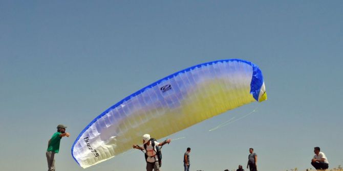 Meslektaşları Şehit Öğretmen Şenay Aybüke Anısına Yamaç Paraşütü Yaptı