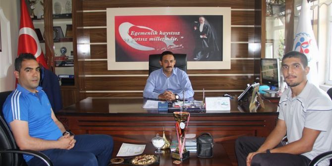 Altın Kemerin Sahibi Oldu