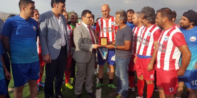 Gürpınar’da Dostluk Maçı