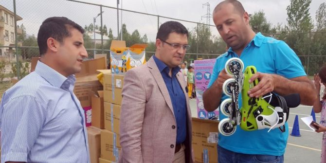 Gürpınar Belediyesinden Minik Sporculara Malzeme Desteği