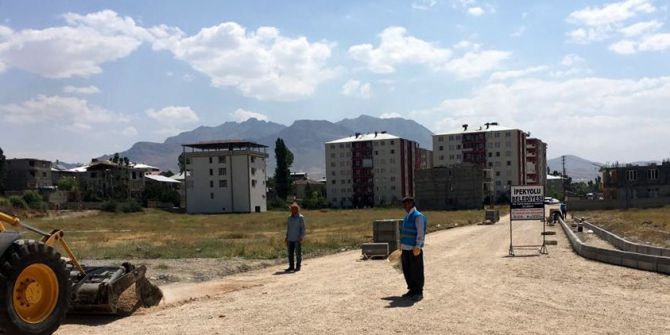 İpekyolu Belediyesinden Yol Yapım Çalışması