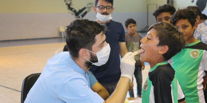Akçakaleli Çocuklara Diş Taraması