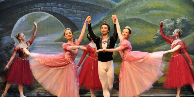 Balenin Seçkin Topluluğu “Kuğu Gölü1" İle Marmaris’te