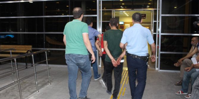 Büfeden Hırsızlık Yapan Şahıslar Yakalandı