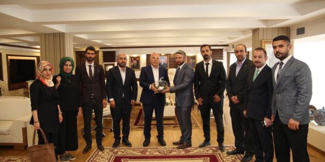 Sekmen, “Eğitimden Ekonomiye, Kültür Sanattan Spora Kadar Bir Çok Alanda Gençliğimizin Daha Çok Rol Alması Gerektiği Düşüncesindeyim”