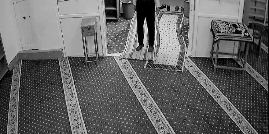 Camideki Bağış Kutusunu Çaldı