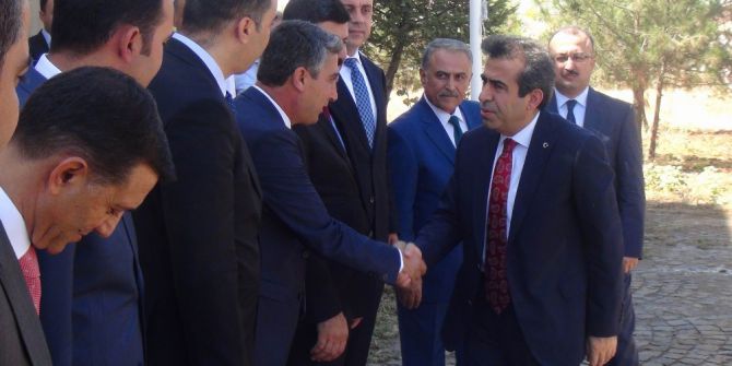 Vali Araya Girdi, Sigarayı Bırakanlara Bir Maaş İkramiye