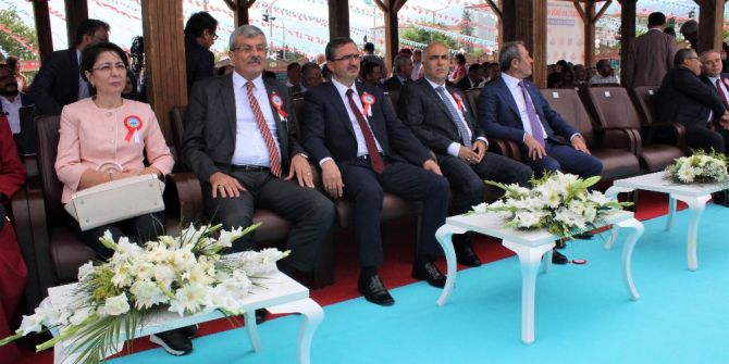 Tutuklu Ve Hükümlülerin El Emeği Ürünleri Görücüye Çıktı