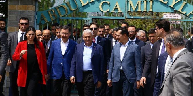 Başbakan Yıldırım: "Yaz Aylarından Sonra Gündemimizin Ağırlığını Ekonomi Oluşturacak"