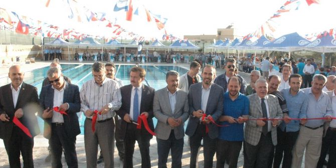Dulkadiroğlu’nda yarı olimpik yüzme havuzu açılışı