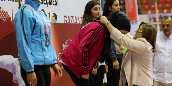 21 Yaş Altı Türkiye Karate Şampiyonası heyecanı sürüyor