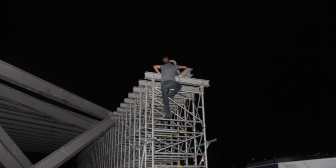 Dikkatsiz sürücü az kalsın faciaya neden oluyordu