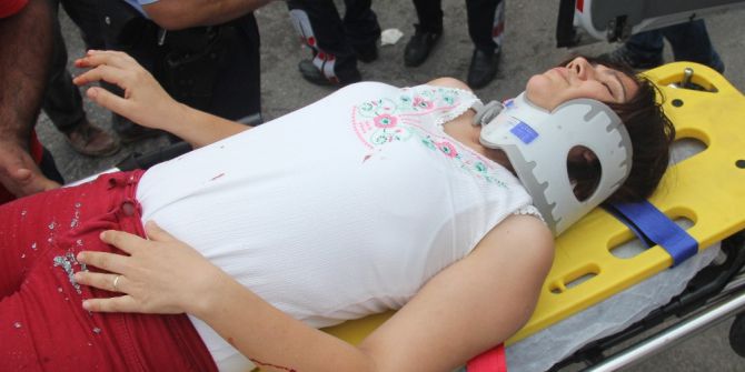 Adana’da kavşakta üç araç birbirine girdi: 2 yaralı