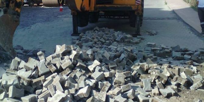 Akçakoca’da yol çalışmaları sürüyor