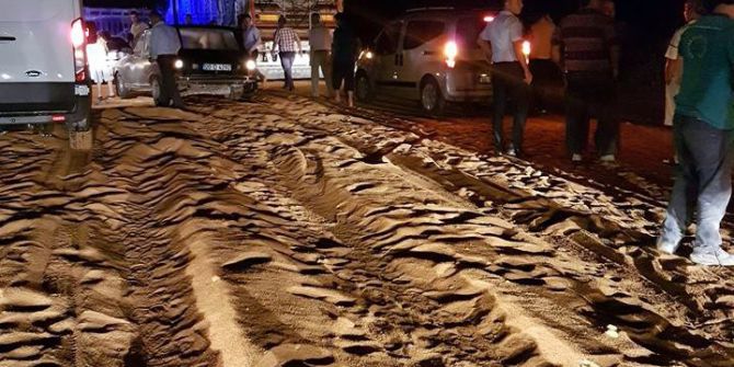 Denizli’de yem kamyonu devrildi: 1 ölü, 2 yaralı