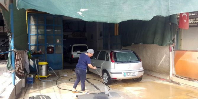 10 yıldır araba yıkıyor, kaporta ve boya işleri yapıyor