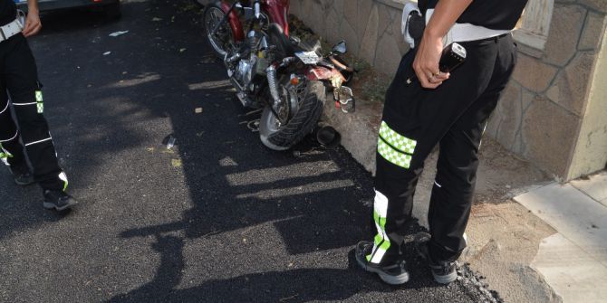 Hafriyat kamyonu ile motosiklet çarpıştı: 1 yaralı