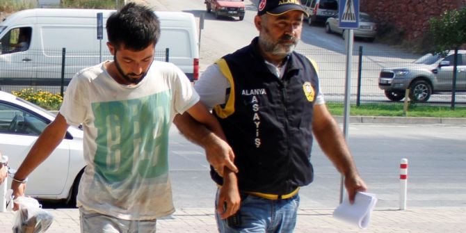 Darp edilmekten bayılma numarasıyla kurtuldu