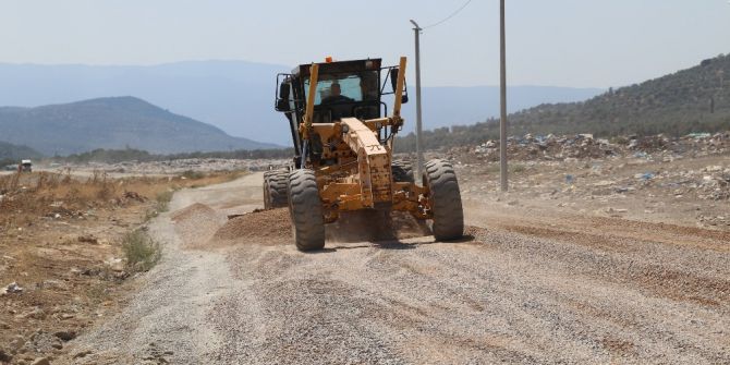 Dere seddesindeki yola sathi kaplama yapılıyor