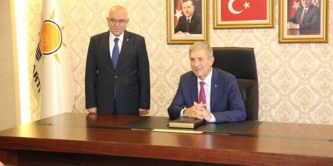 Sağlık Bakanı Demircan AK Parti İl Başkanlığını ziyaret etti