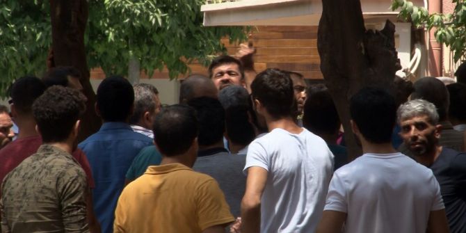 Ölen işçinin yakınları inşaat müteahhidini kovaladı