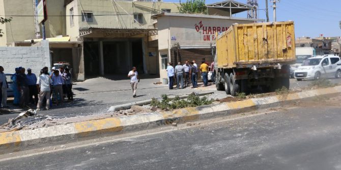 Şanlıurfa’da trafik kazası: 3 yaralı