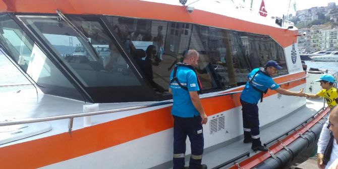 Denizde kaybolan gencin ailesi 21’inci günde denize açıldı