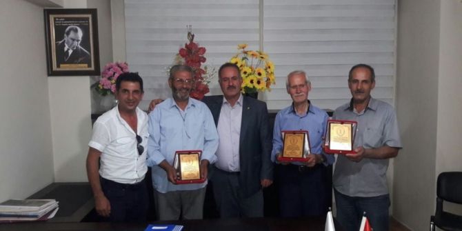 Erciş’te mesleğinde 40 yılını doldurmuş 4 ustaya plaket
