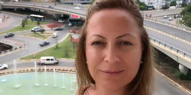 Suriyeli çocukların süs havuzunda tehlikeli eğlencesi