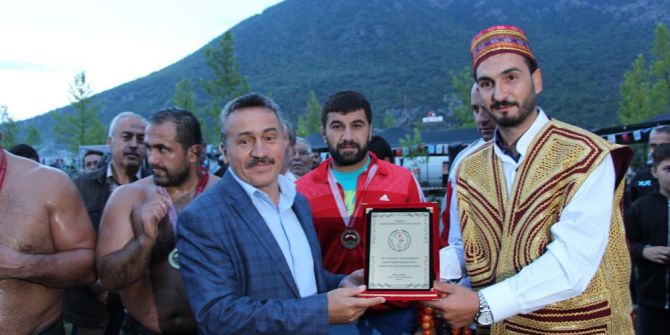 Seydişehir’de yağlı pehlivan güreş heyecanı