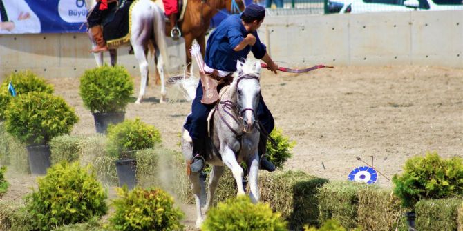Atlı okçulukta yarı final heyecanı