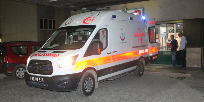 Elazığ’da silahlı saldırıda kapı önünde oturan çift yaralandı