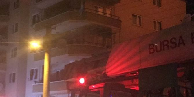 Yangını fark eden site sakini faciayı önledi