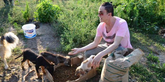 İzmirli şarkıcı Eylül Metin’den petshop tepkisi: “Sizde hiç vicdan yok mu”
