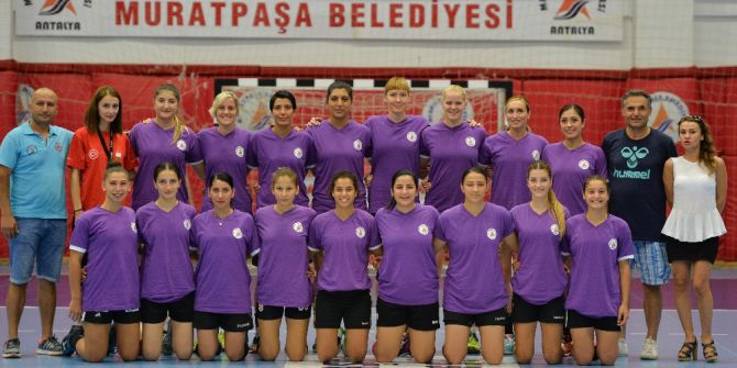 Muratpaşa sezonu açtı