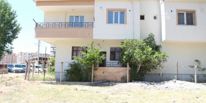 Evdeki bütün eşyaları çalan hırsızlar parmak izinden yakalandı