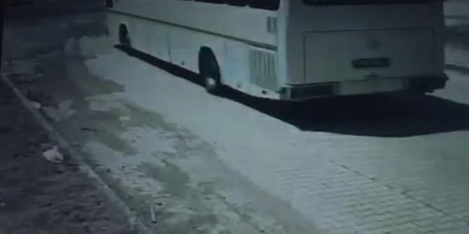 33 kişinin yaralandığı otobüs kazası kamerada