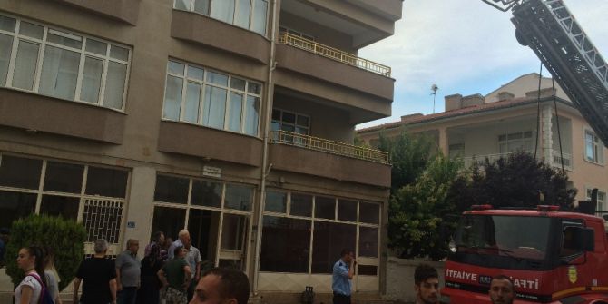 Gaz kaçağını çakmakla kontrol eden yaşlı kadın yandı