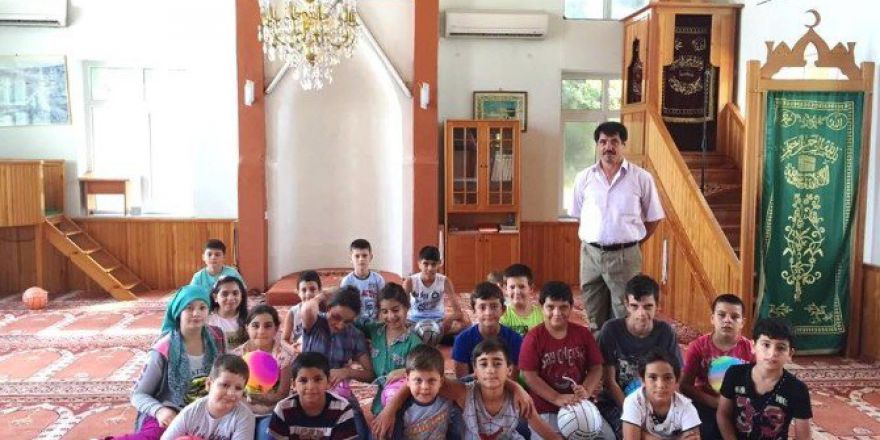 Kuran Öğrenen Çocuklara Hediye