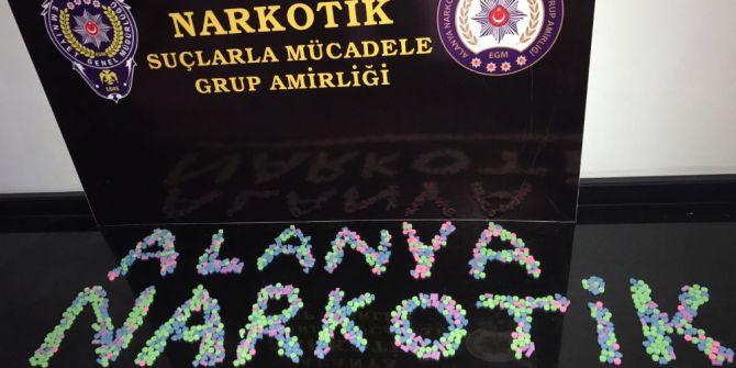 Şüpheli araçtan bin 475 adet uyuşturucu hap çıktı