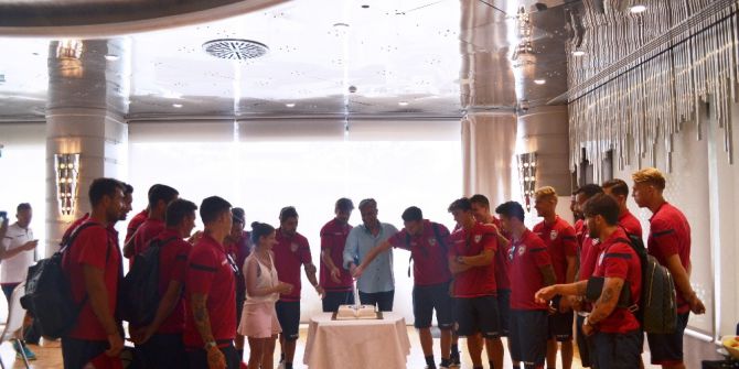 Cagliari için pasta kesildi