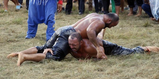 Feslikan Güreşleri’nde yarı finalistler belli oldu