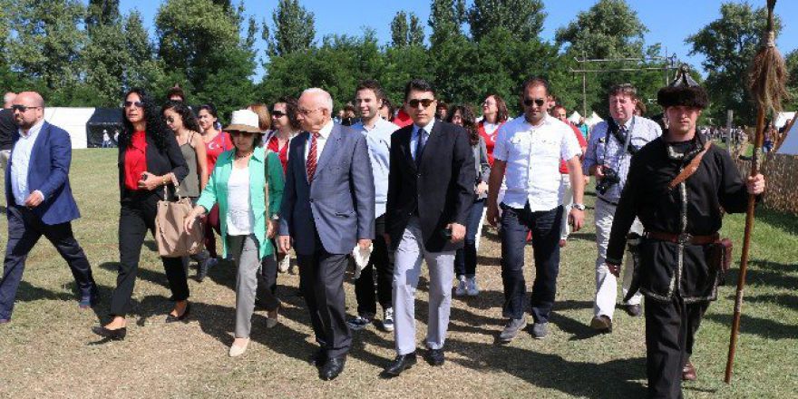 Darbeyi Püskürten Türkiye’nin Selamı Türk Kökenli 27 Millete İletildi