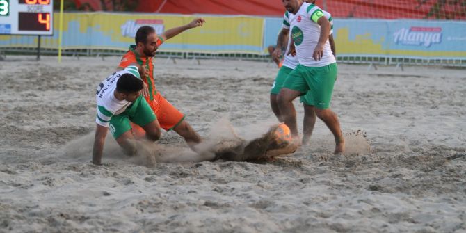 Plaj’ da şampiyon Alanyaspor