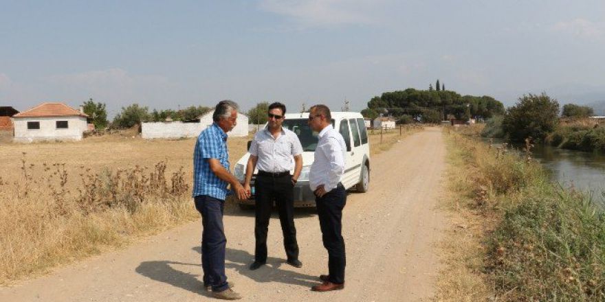 Büyükşehir, Ahmetli’nin Yollarında Çalışıyor