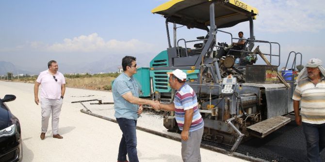 Döşemealtı’nda asfaltlama çalışmaları