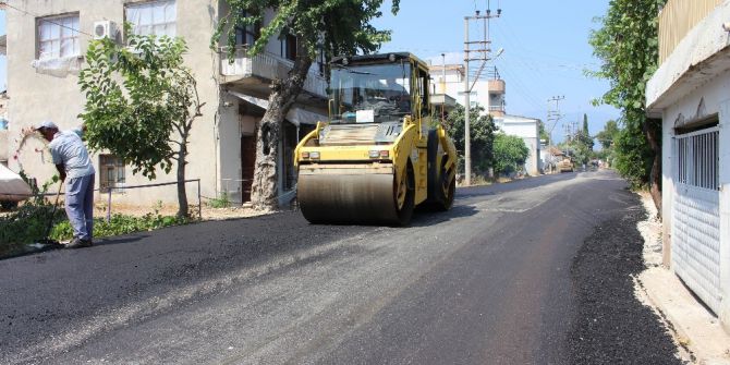 Kumluca ve Finike’ye sıcak asfalt
