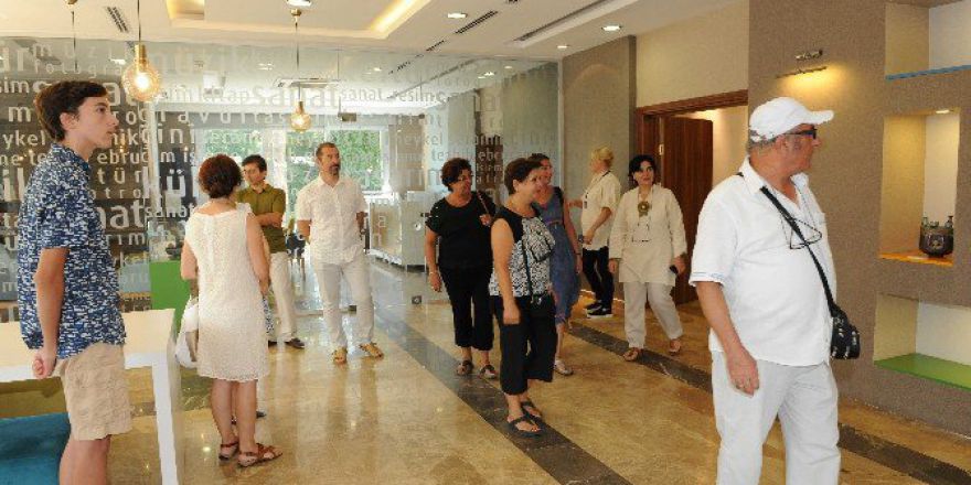 ’Sanatın Özü-ateşin Sözü’, Tuzla Belediyesi Rumeli Kültür Merkezi’nde Sergileniyor