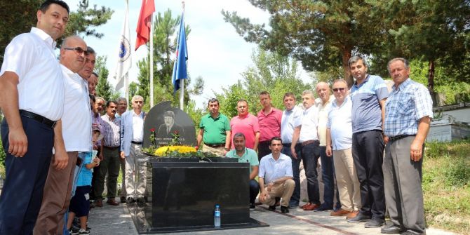 Denizer, katledilişinin 18. yılında mezarı başında anıldı